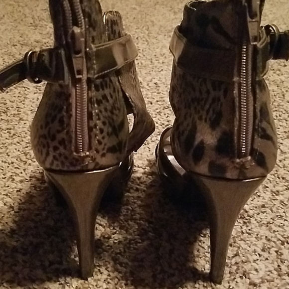 Heels - Picture 2 of 3